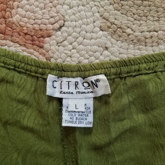 Citron Silk Tunic Top with Asian Motif - Picture 15 of 16